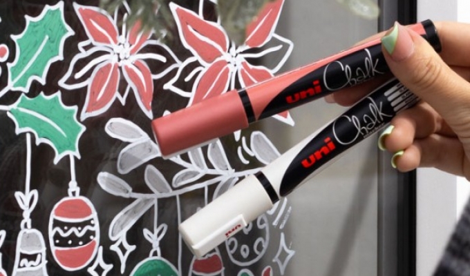 Decorate your windows for Christmas with Chalk Markers!