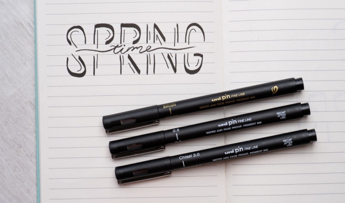 Create a Lettering drawing with Uni Pin felt-tip pens